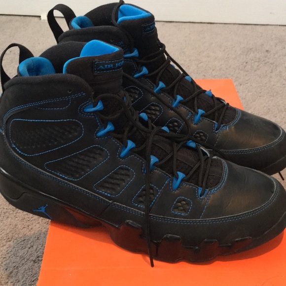 Air Jordan 9 Retro - Picture 2 of 8